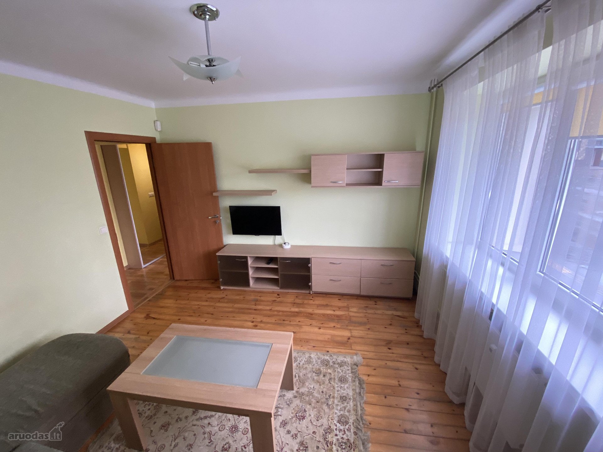 Išnuomojamas 2 atskiru, nepereinamu kambarių