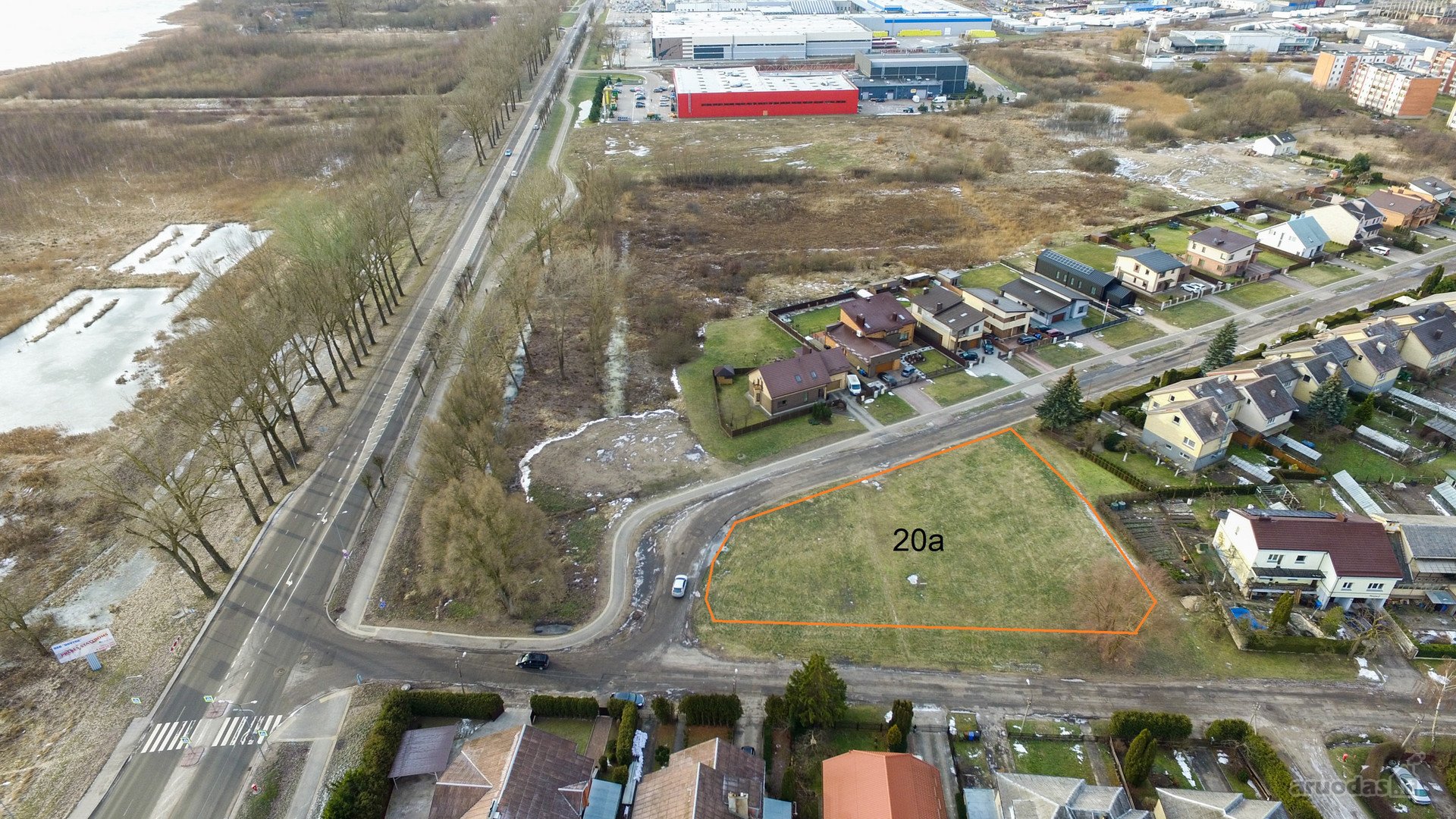 Parduodamas 20a. komercinės paskirties žemes