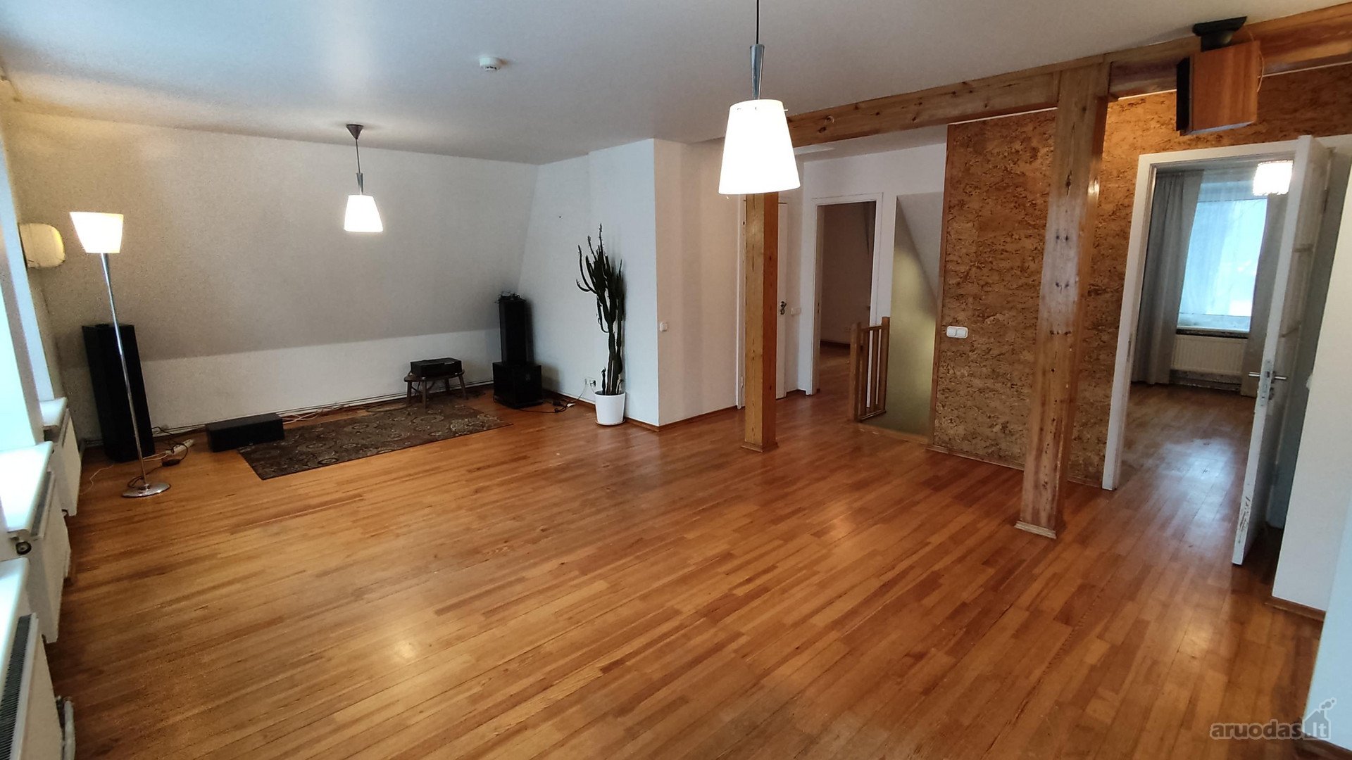 Miesto centre nuomojamas butas/namo dalis, su