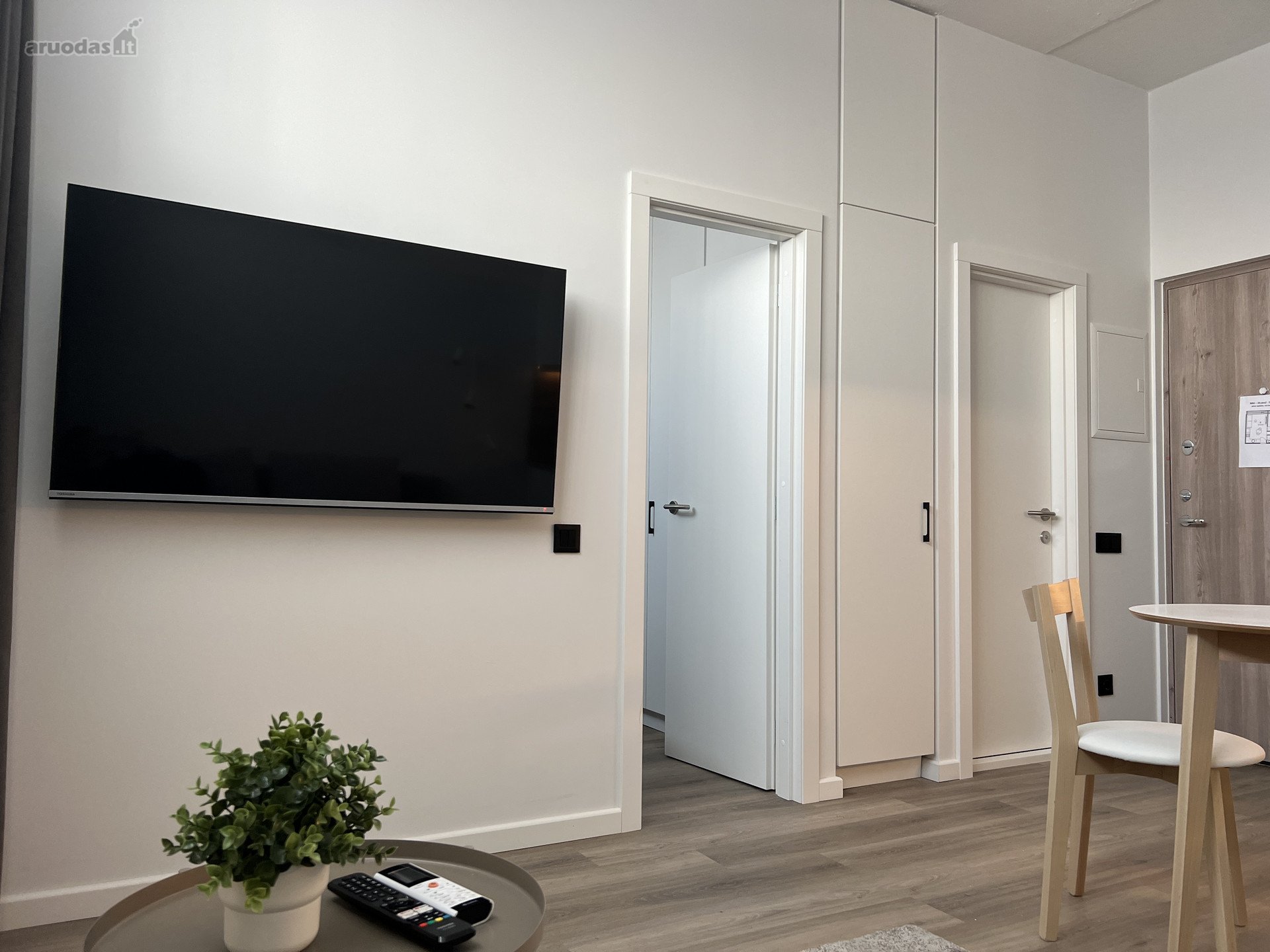 2 kambarių pilnai įrengta studija ant Nemuno