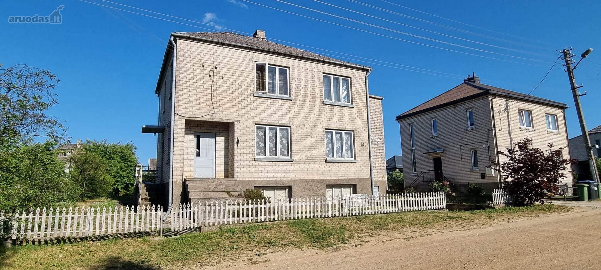 Parduodamas mūrinis dviejų aukštų 222