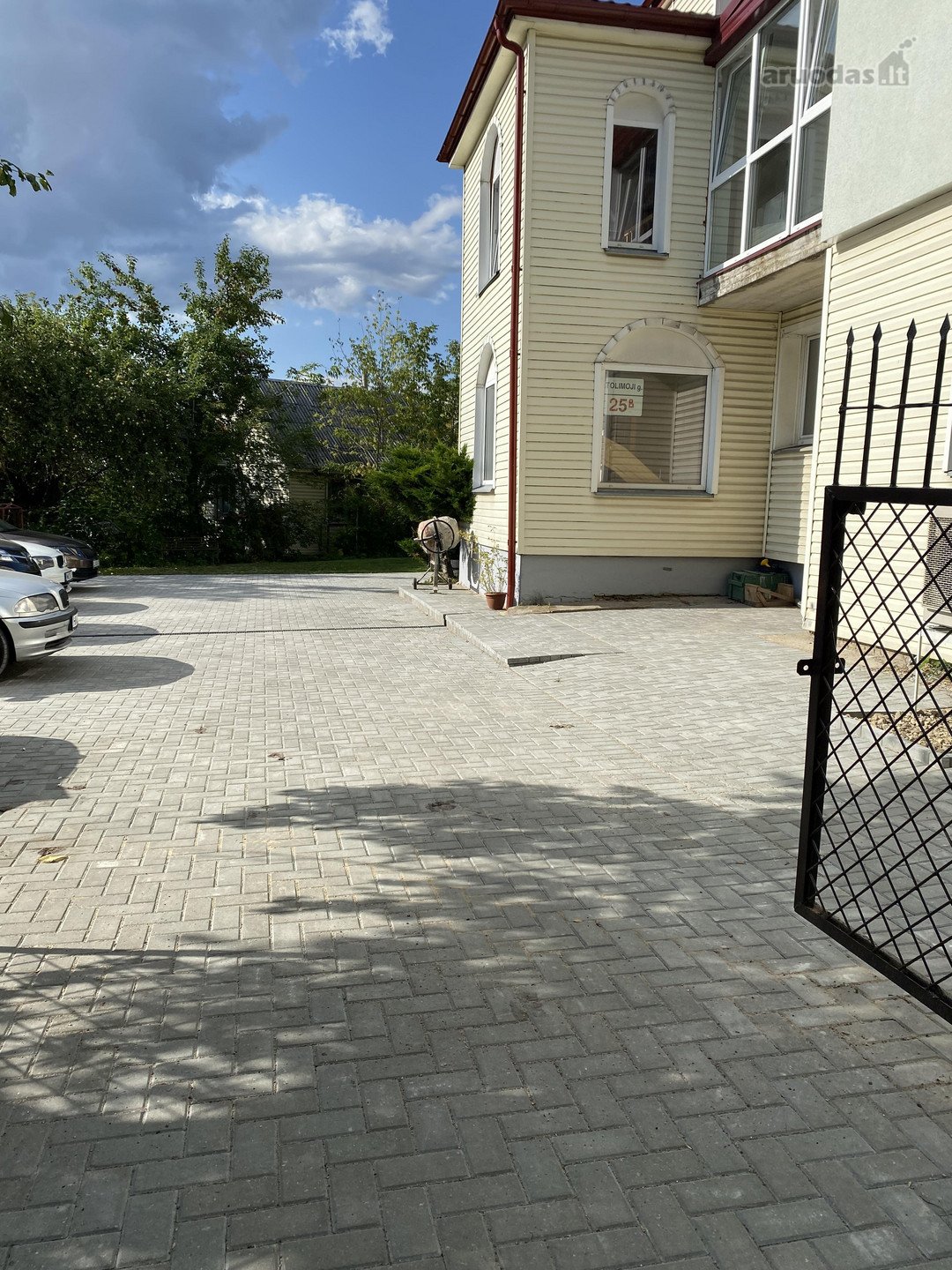 Išnuomojamos 100 kv.m sandėliavimo patalpos.
