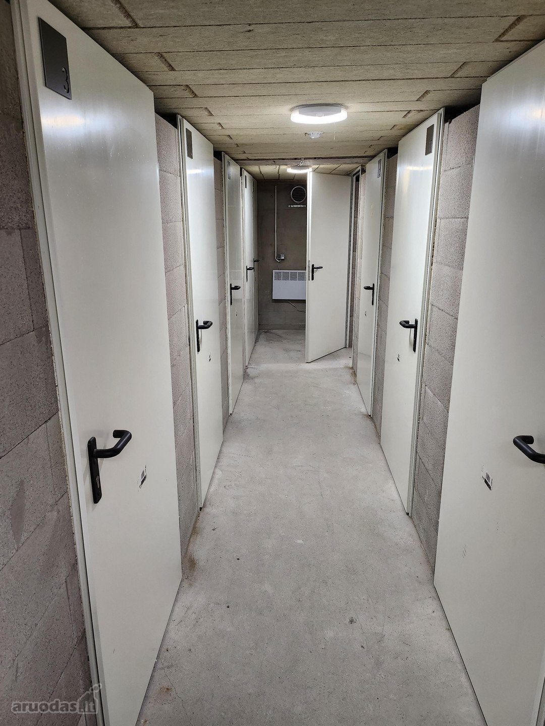 Parduodami 3 sandėliukai, kurie randasi