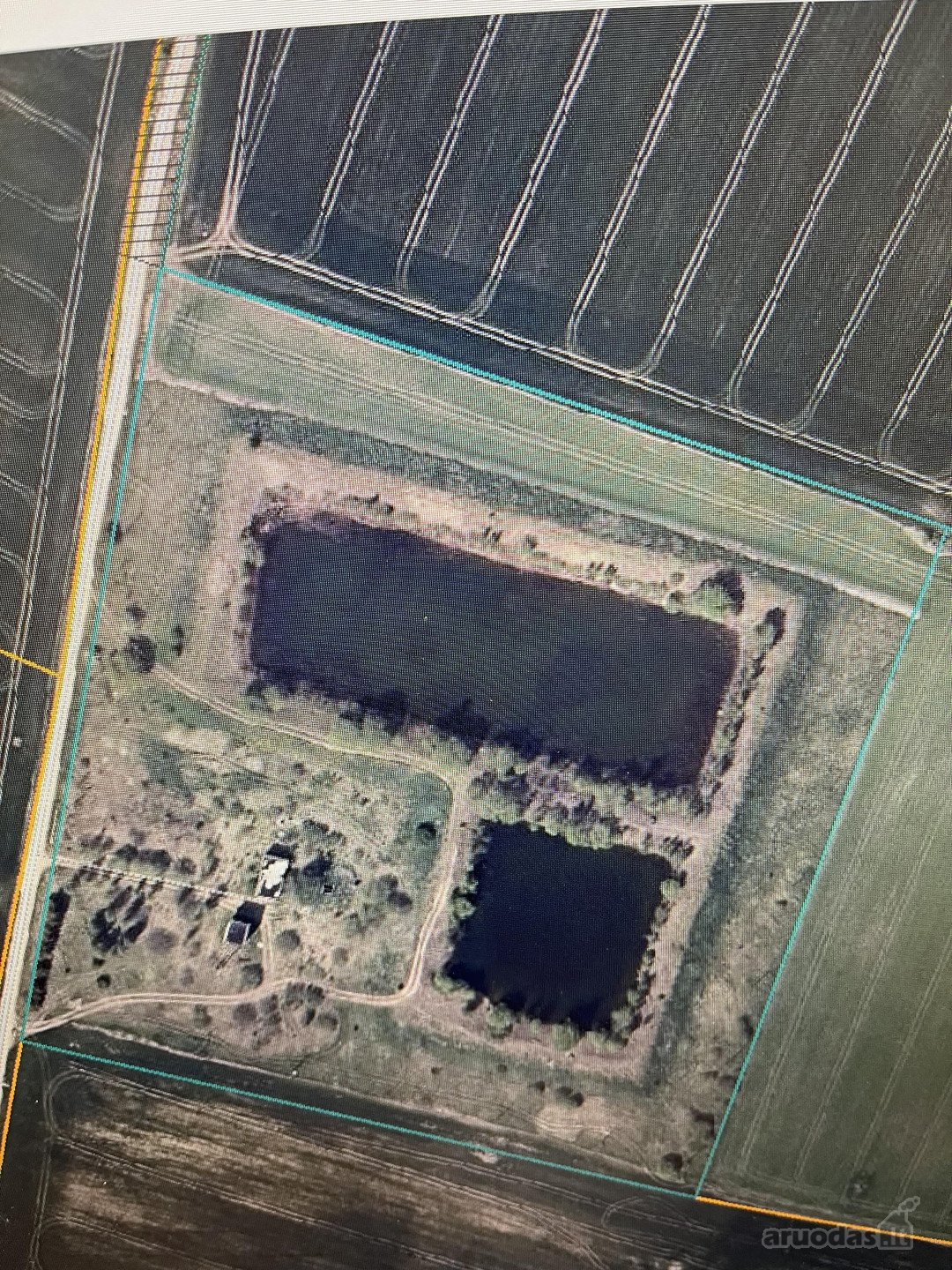 Parduodamas 5,23 ha žemės sklypas iš kurių 1,