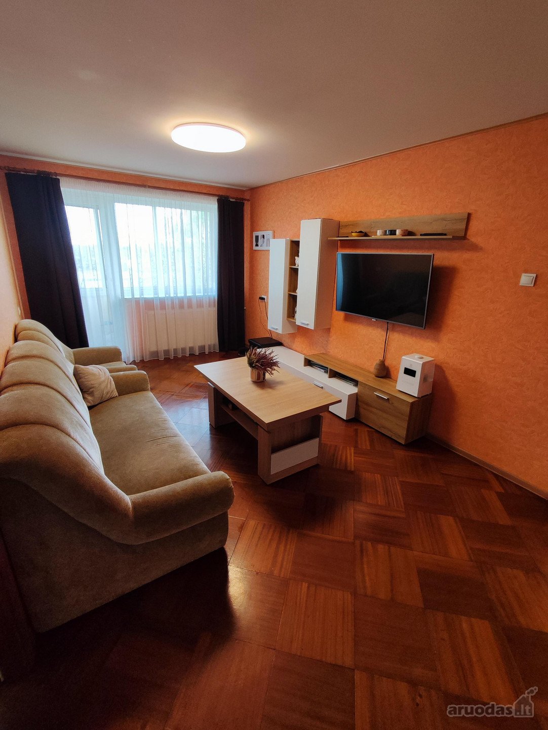 Dainavoje, Nuomojamas Trijų Kambarių Butas