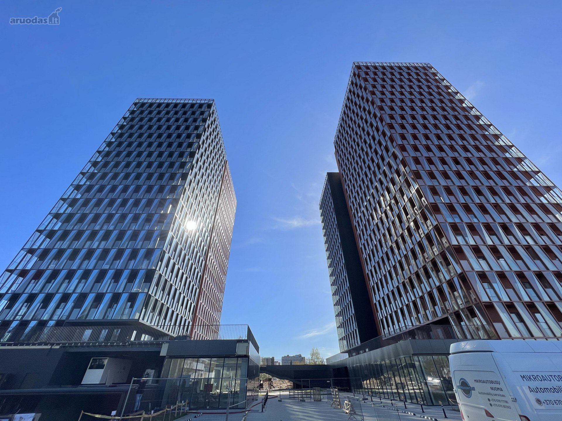 Moderniai Įrengtas 2k Butas Dangoraižyje Su
