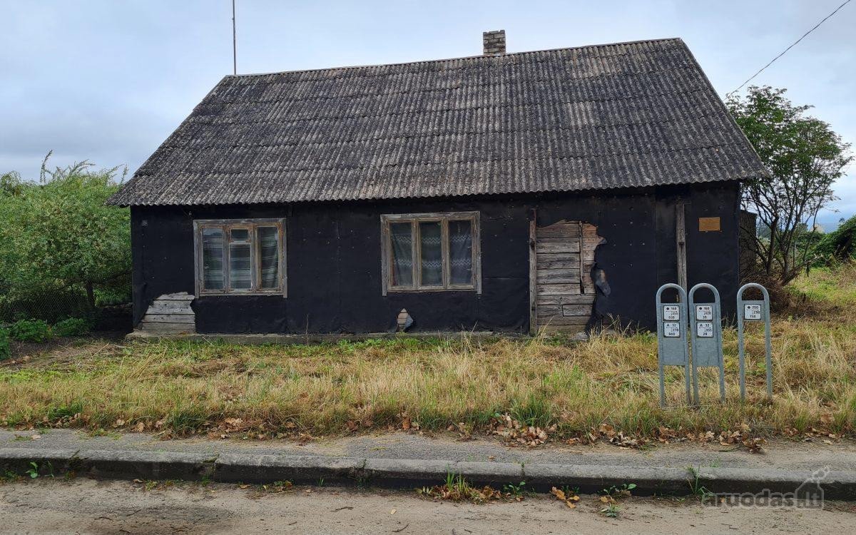 Žagarės m. Kęstučio g. parduodamas rąstų gyv.