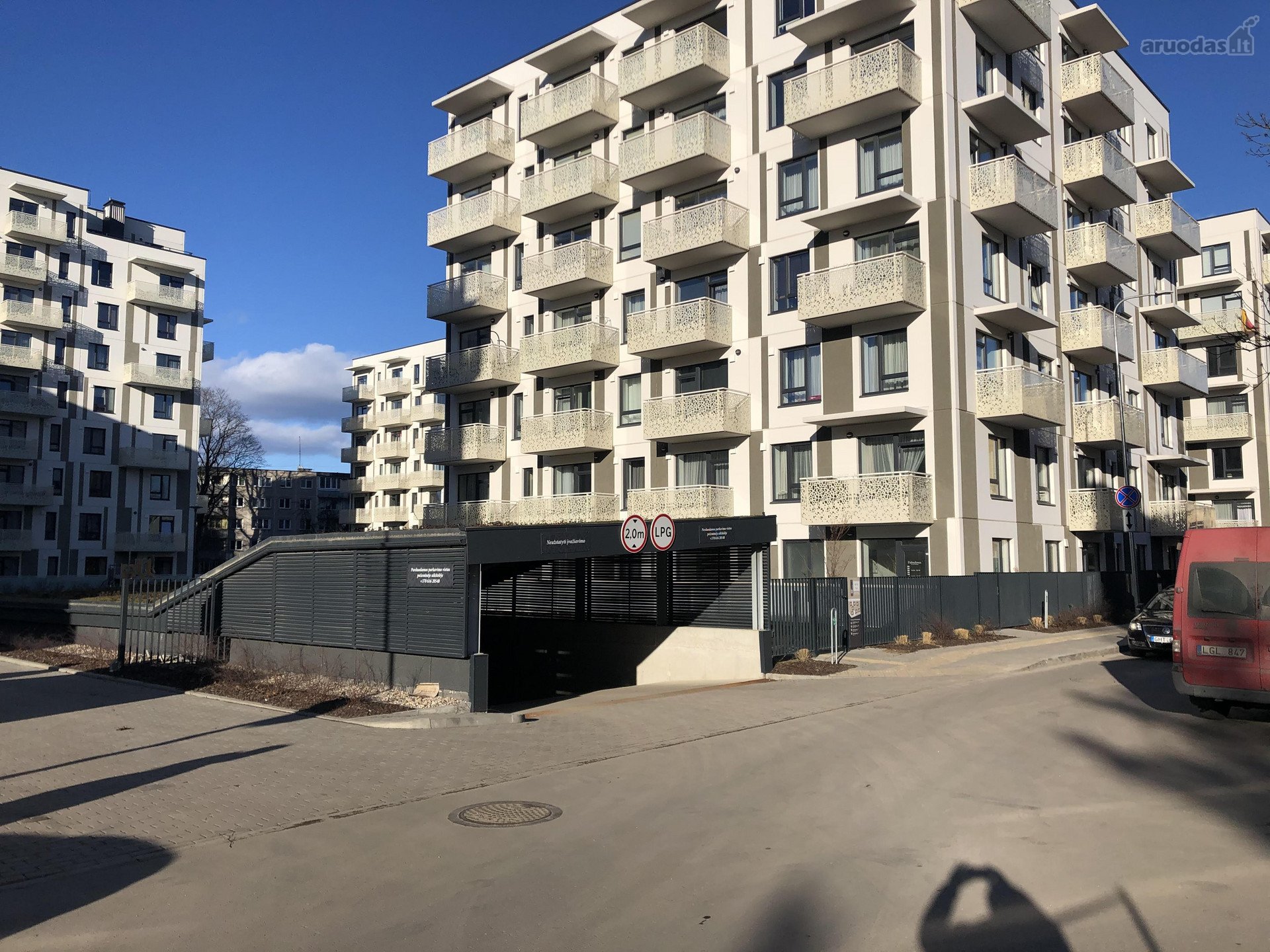 Nuomojama automobilio vieta požeminiame