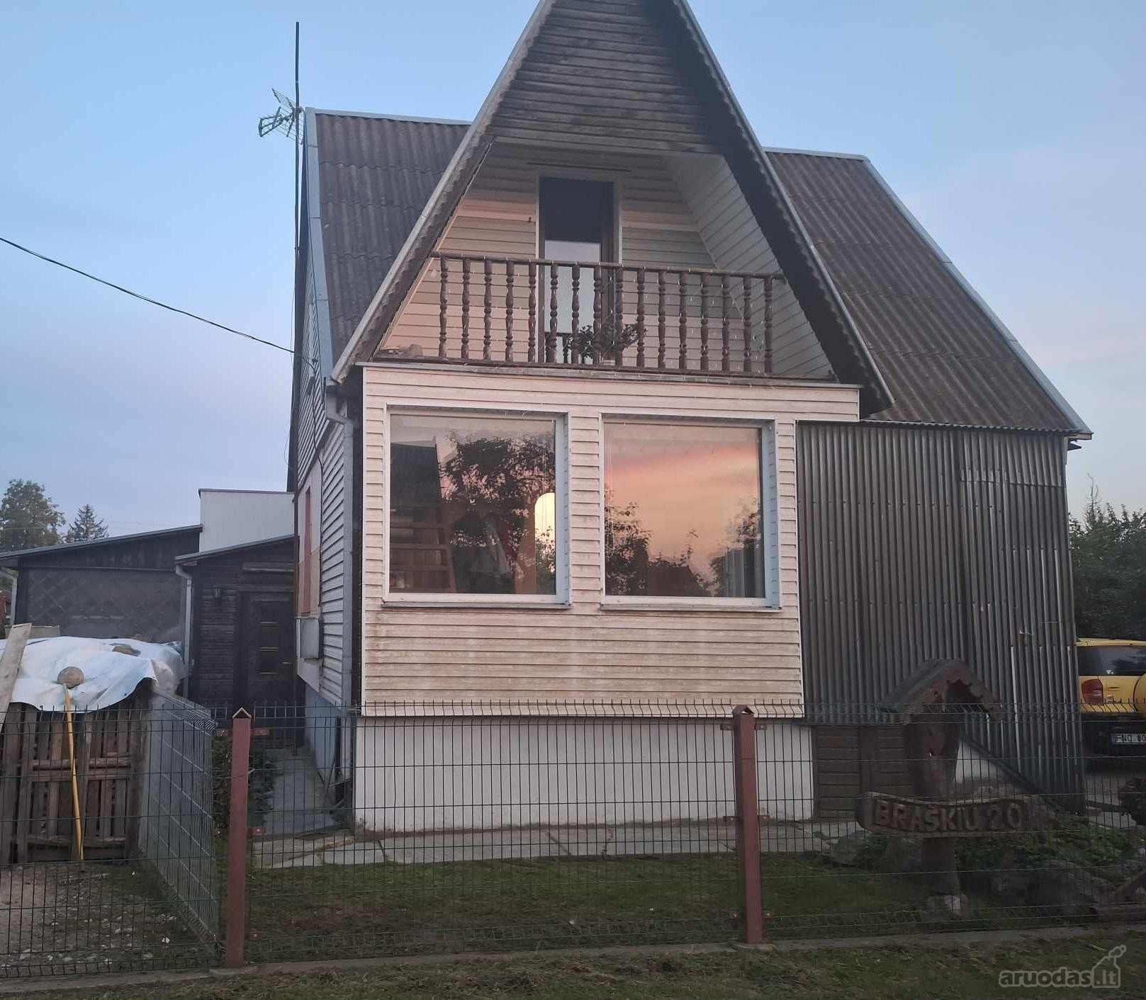 Parduodamas Rojaus kampelis Draugystės soduose.