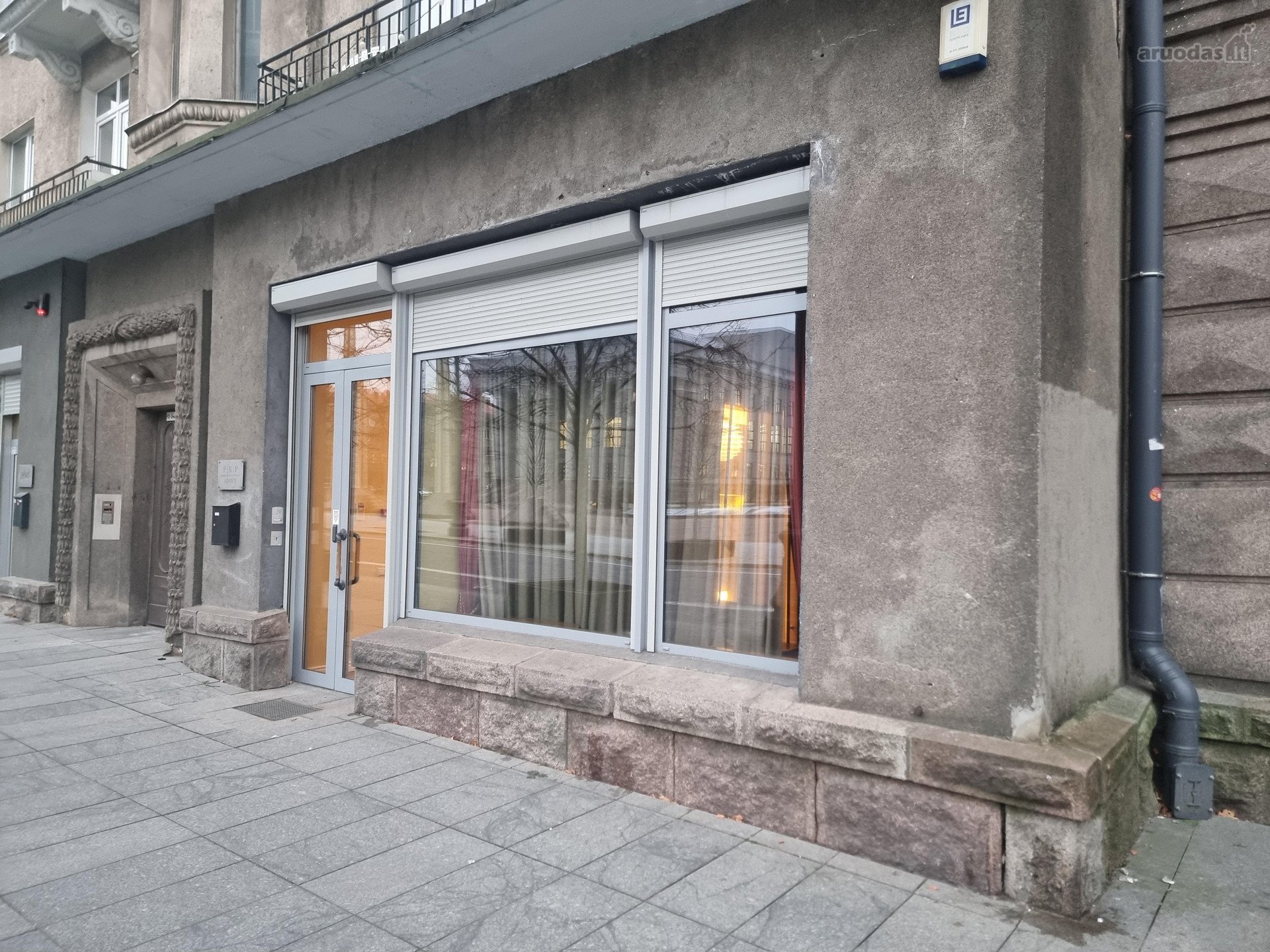 Gedimino pr., prieš Lr Seimą išnuomojamos 83