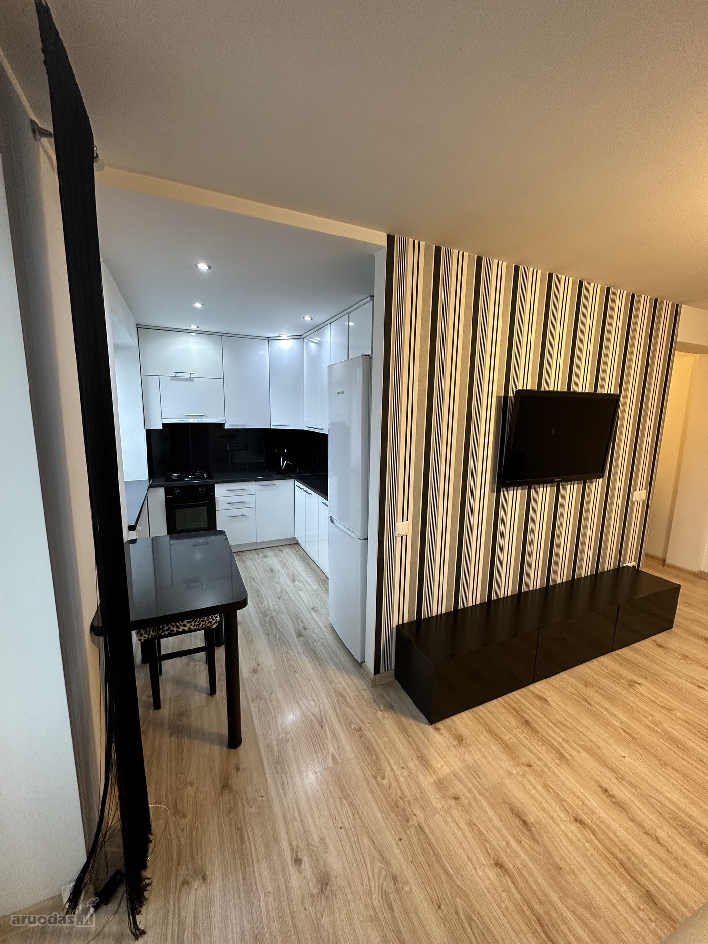 Renovuotas namas! Nuomojamas 2-jų kambarių