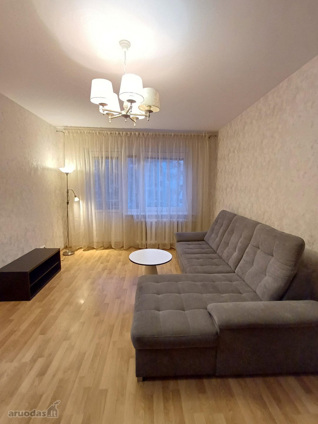 *Nuomojamas 2 kambarių butas Šeškinėje