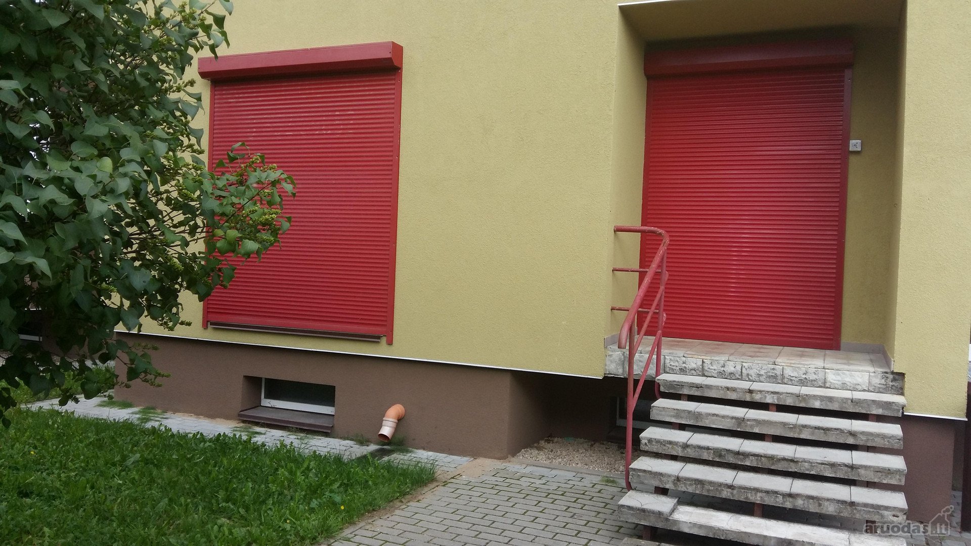 Parduodamas butas-patalpos ,atlikta namo