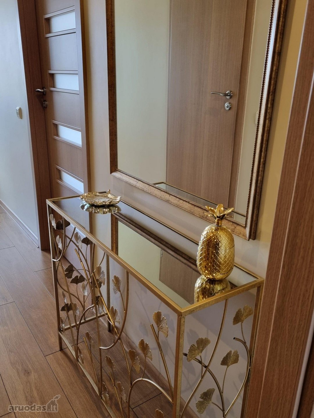 Išnuomojamas naujai renovuotas, šiltas,