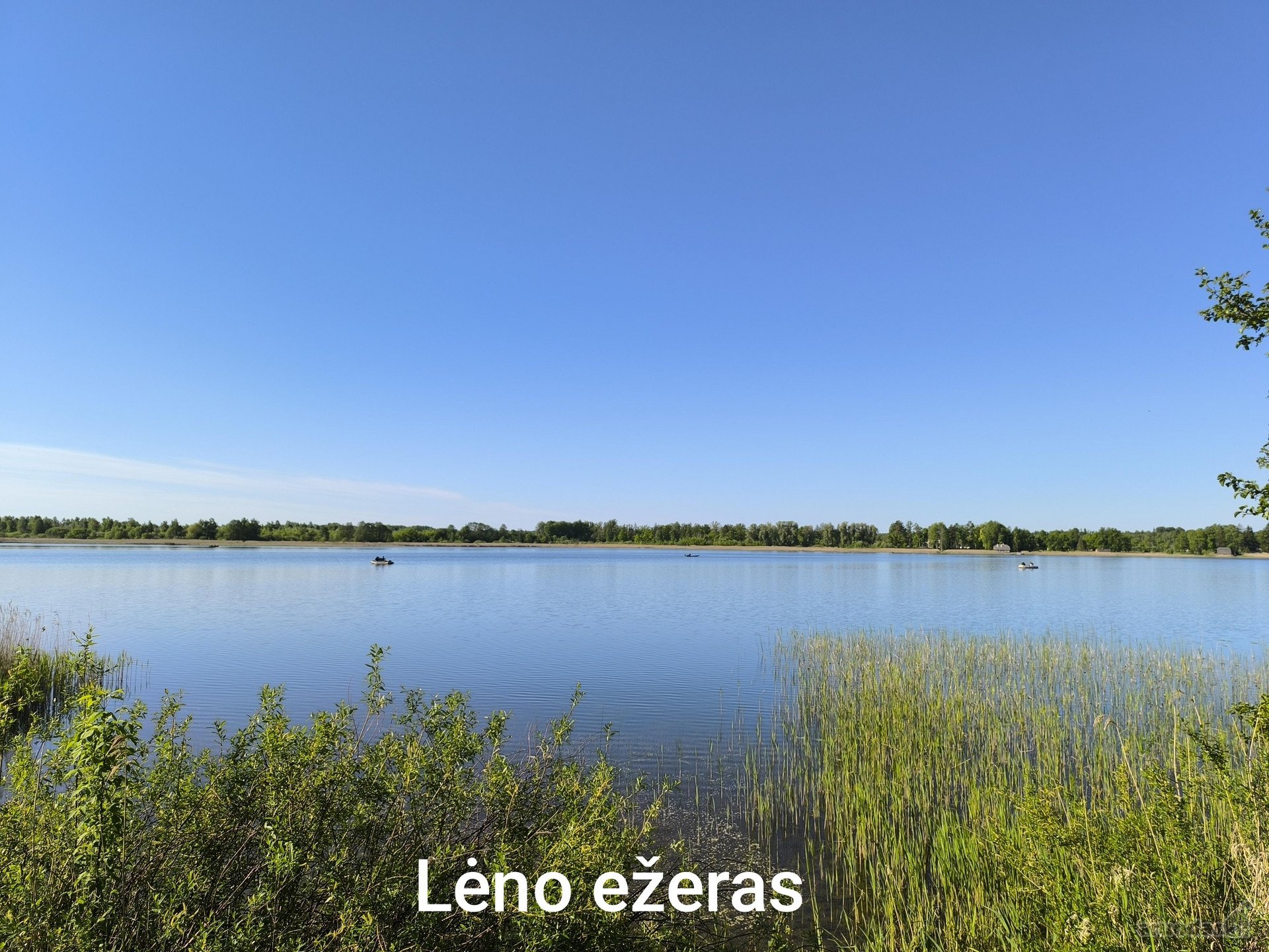 Šalia Lėno ežero parduodamas namas su sklypu
