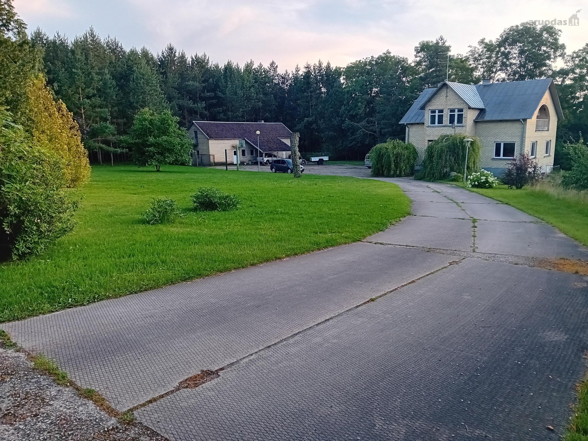 Parduodama sodyba ant Šušvės kranto, 6 km nuo