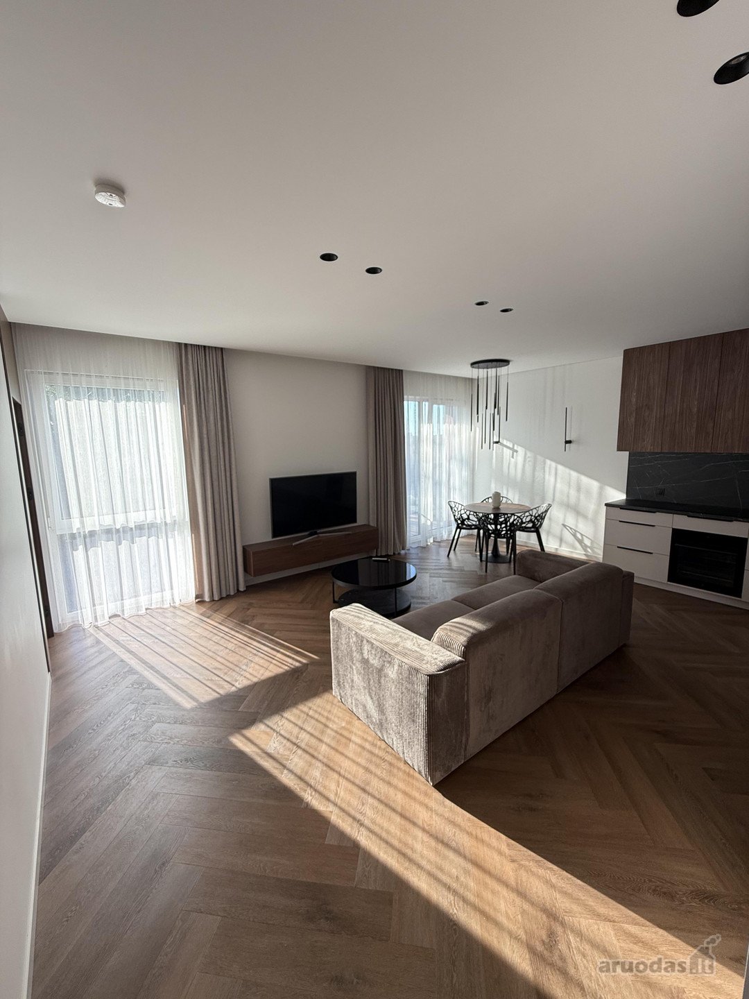 Prie pat klinikų nuomojamas 2 kambarių butas