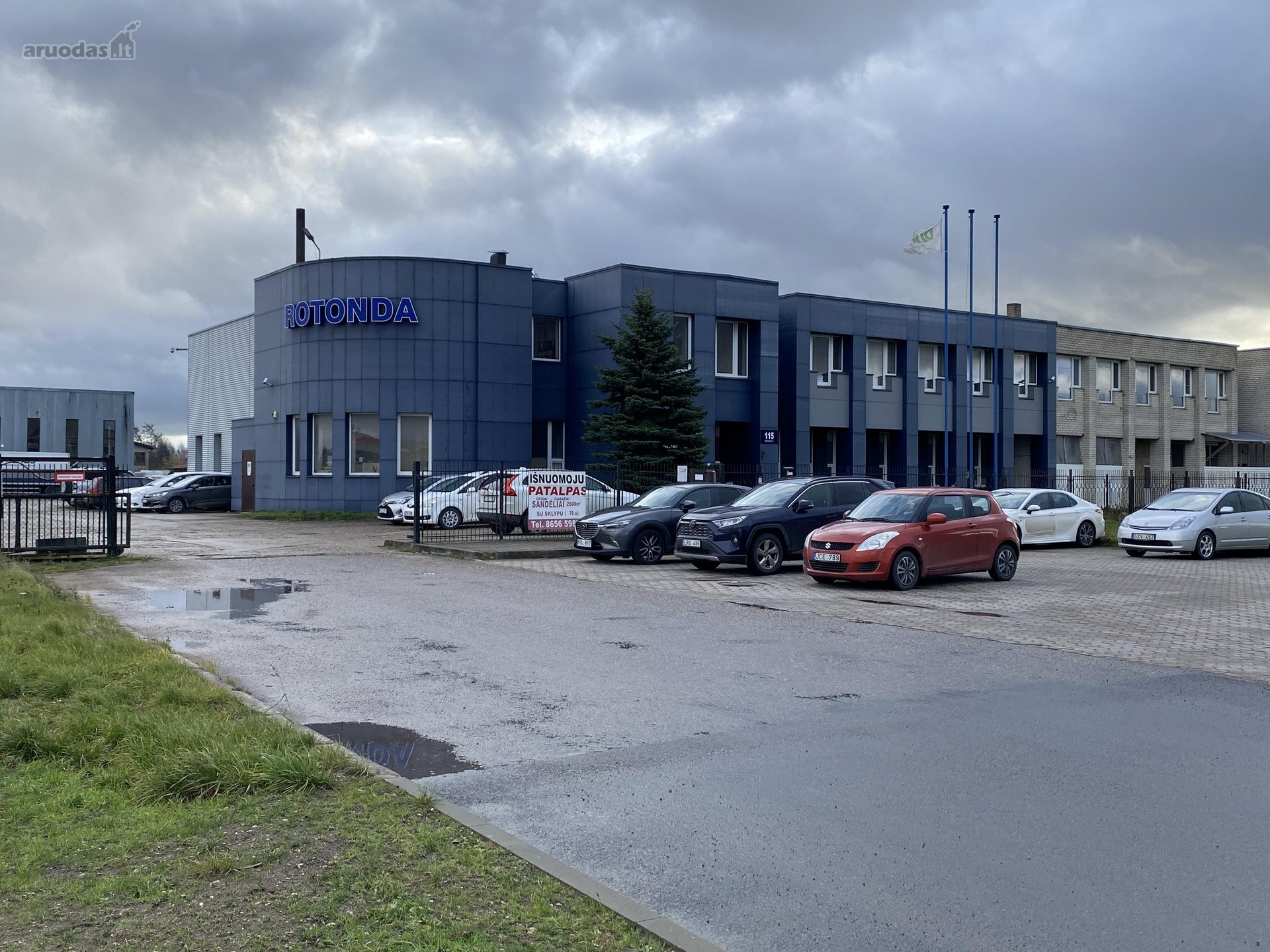 Išnuomojamas ofisas 2 aukšte,su didele uždara
