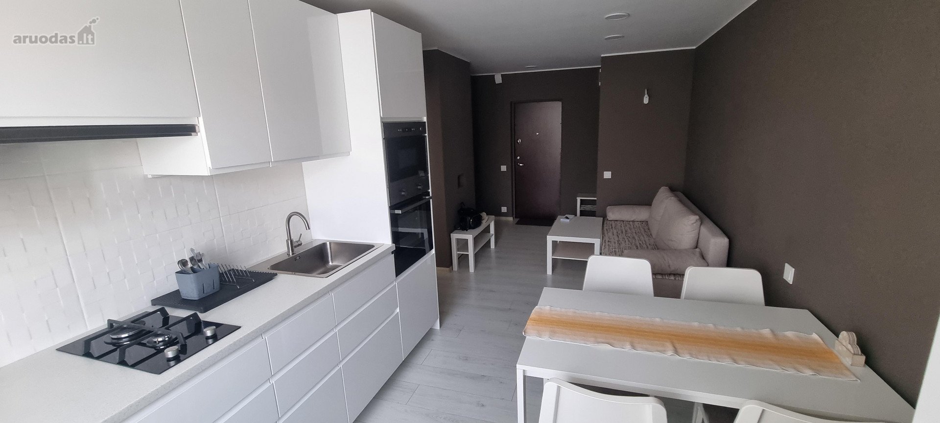 Parduodamas naujai suremontuotas 2 kambarių
