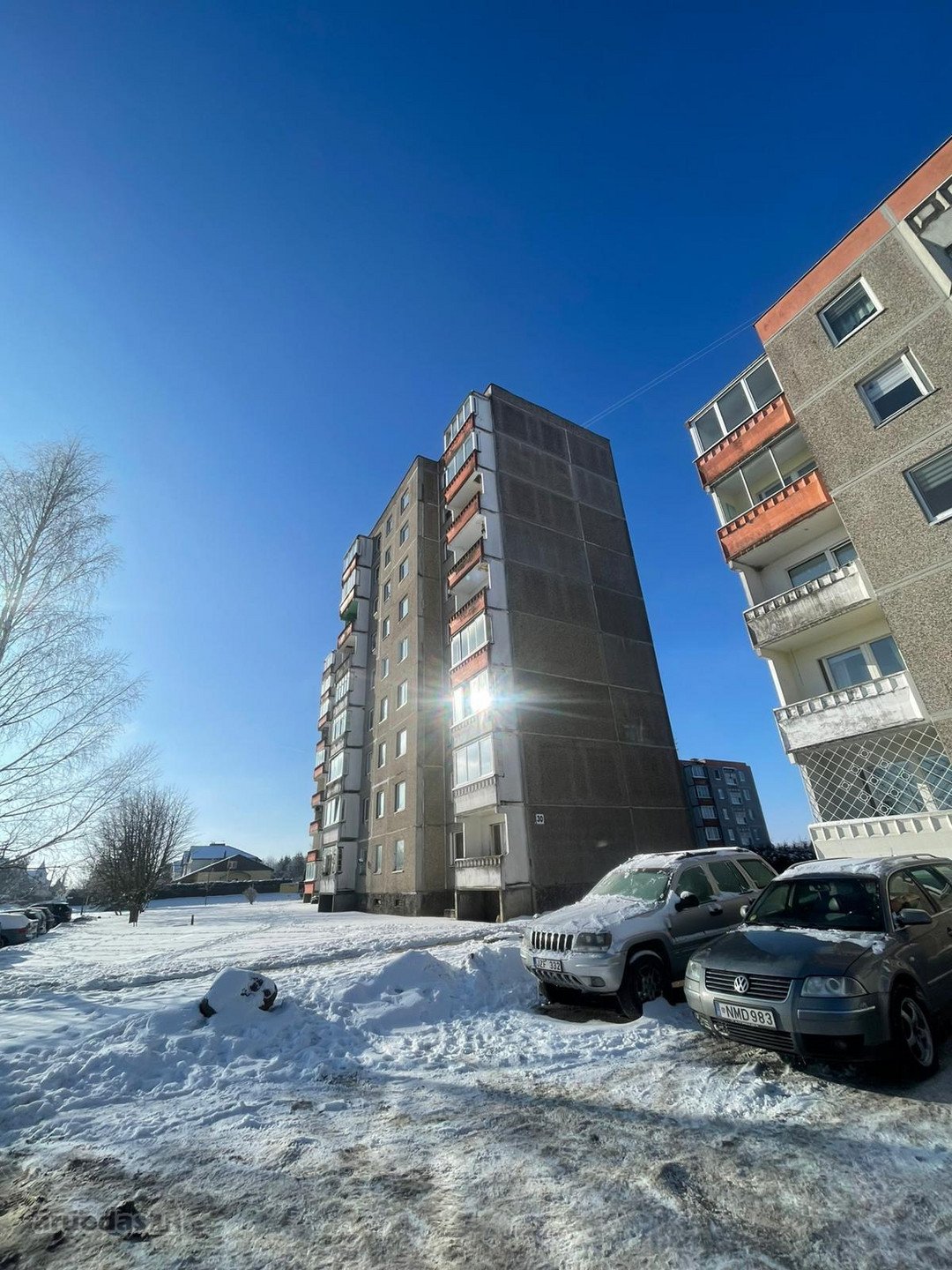 Nuomojamas Tvarkingas Trijų Kambarių Butas