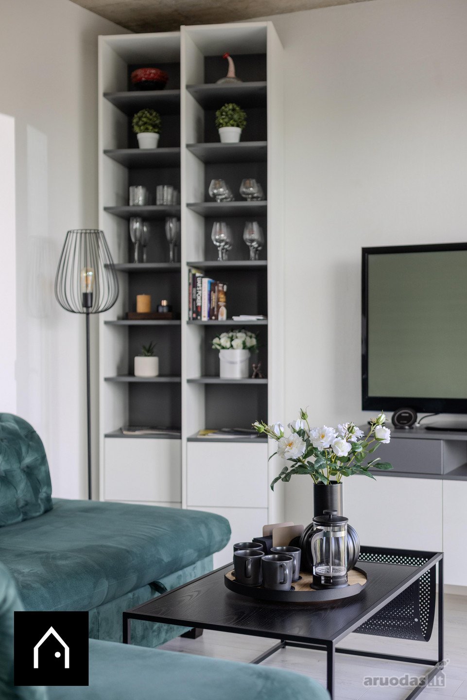 Skyline 1 Bd Apartment by Domvia