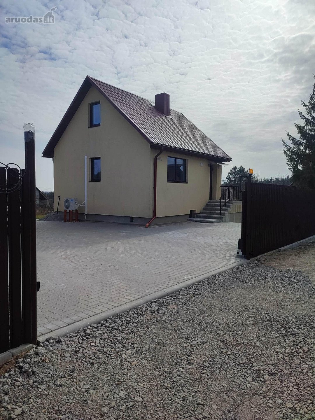 Nuomojamas Jaukus, Įrengtas Trijų Kambarių
