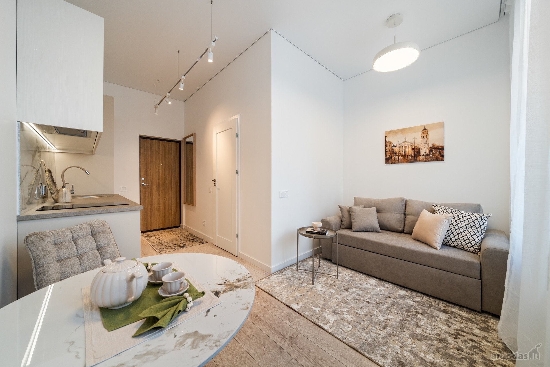 Pilnai Įrengta 17,53 M² Studija Senamiestyje