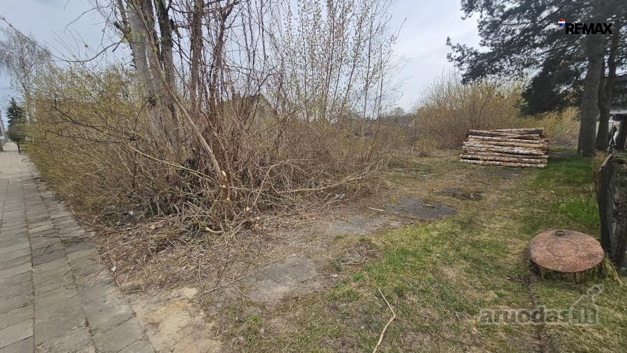 Šermukšnių gatvėje parduodamas namų valdos