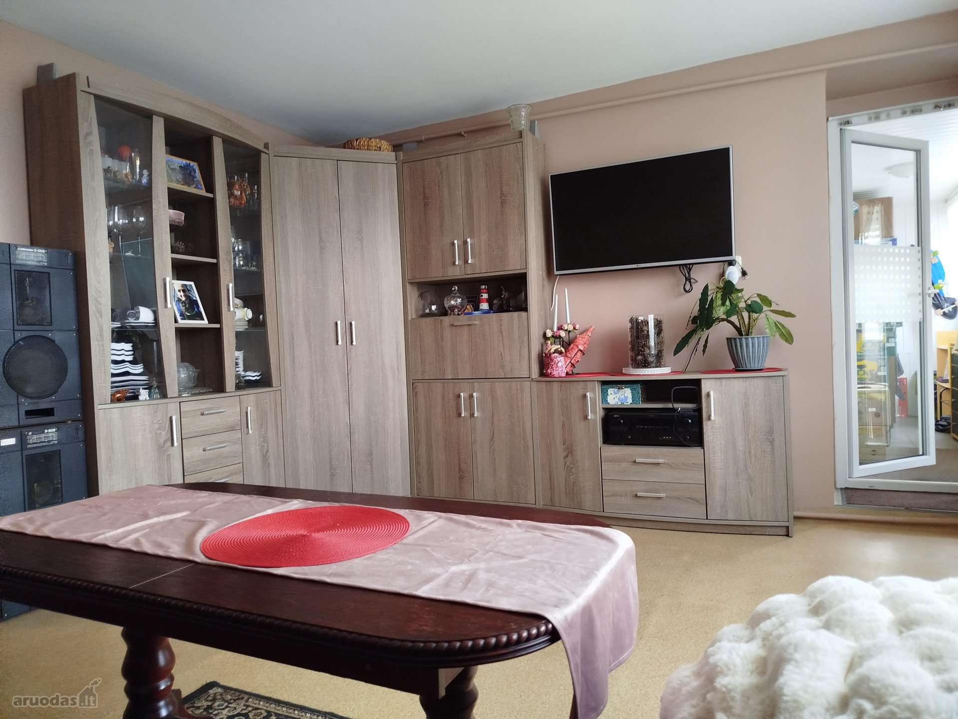 Parduodamas erdvus 3 kambarių butas Kretingos