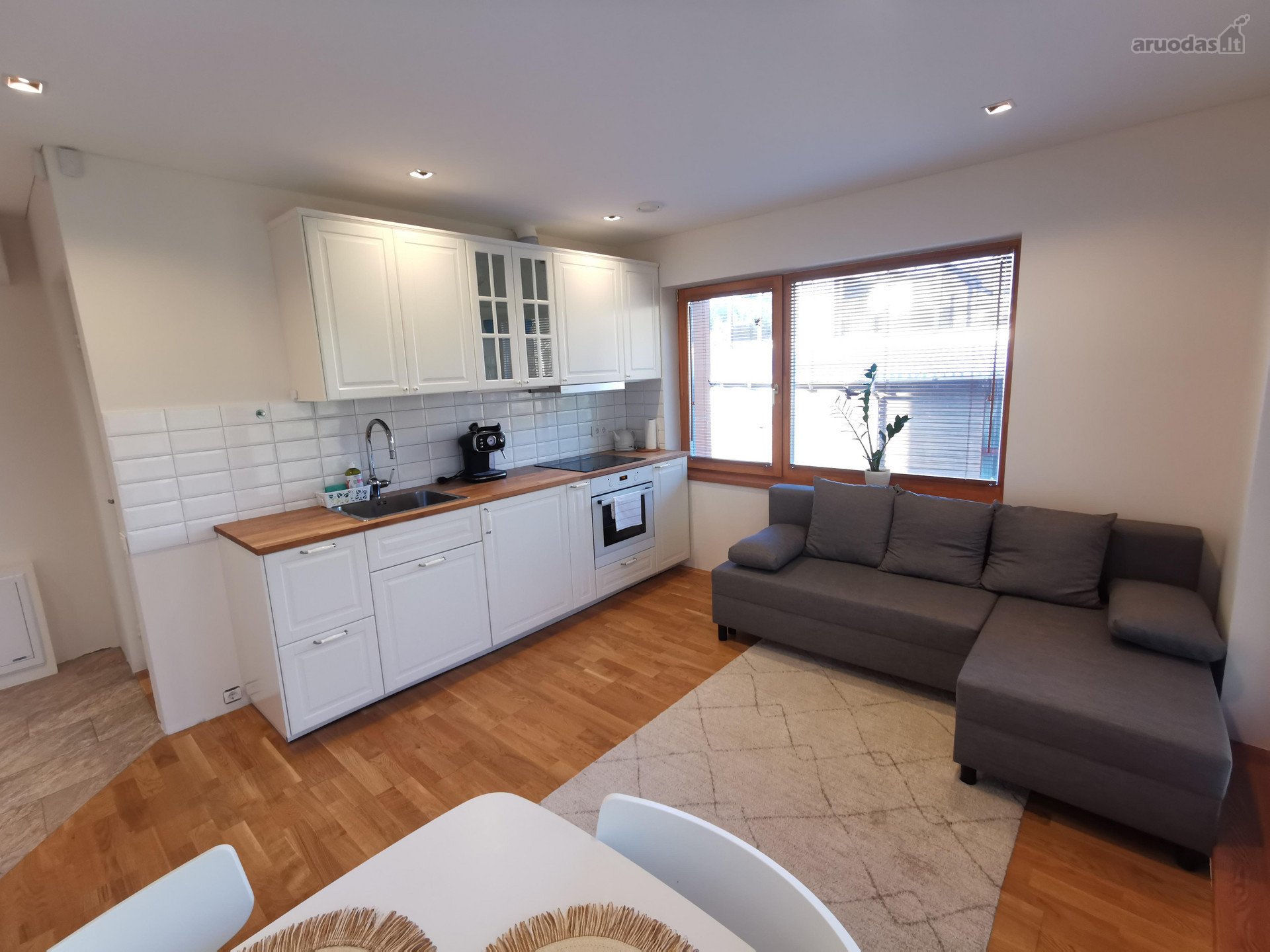 Stilingi 2 kambarių apartamentai Vytauto g. –