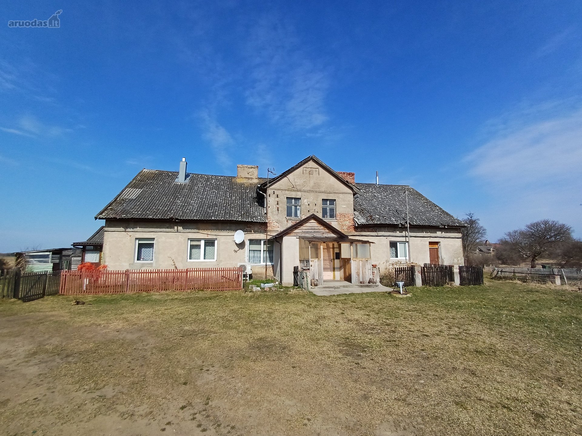 2 kambarių butas su dalimis pagalbinio ūkio