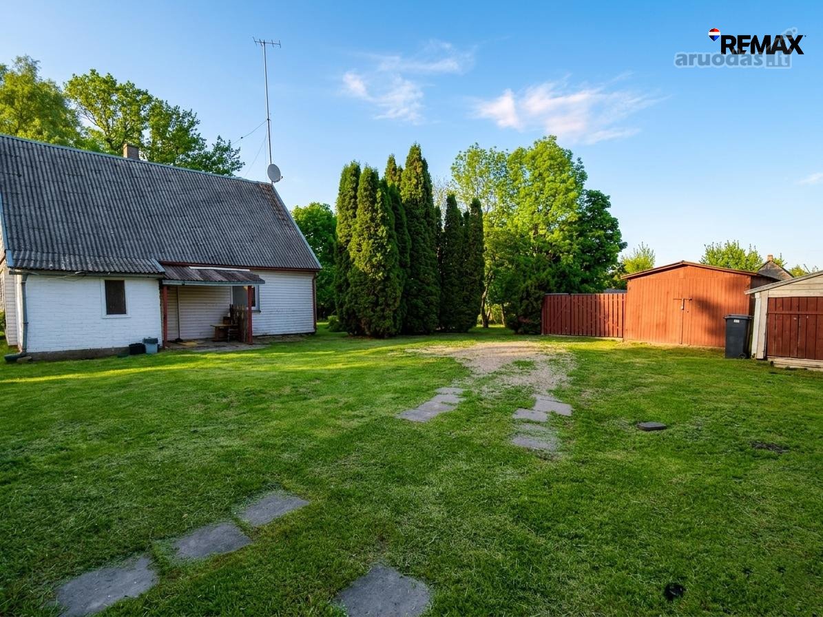 Parduodama tvarkinga sodyba ramioje ir