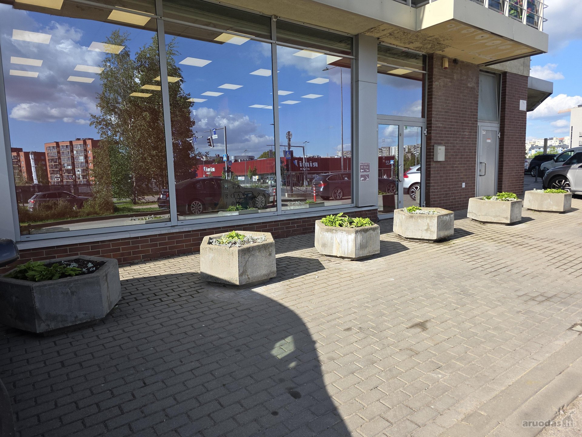 Išnuomoju komercines patalpas 67,42 m²