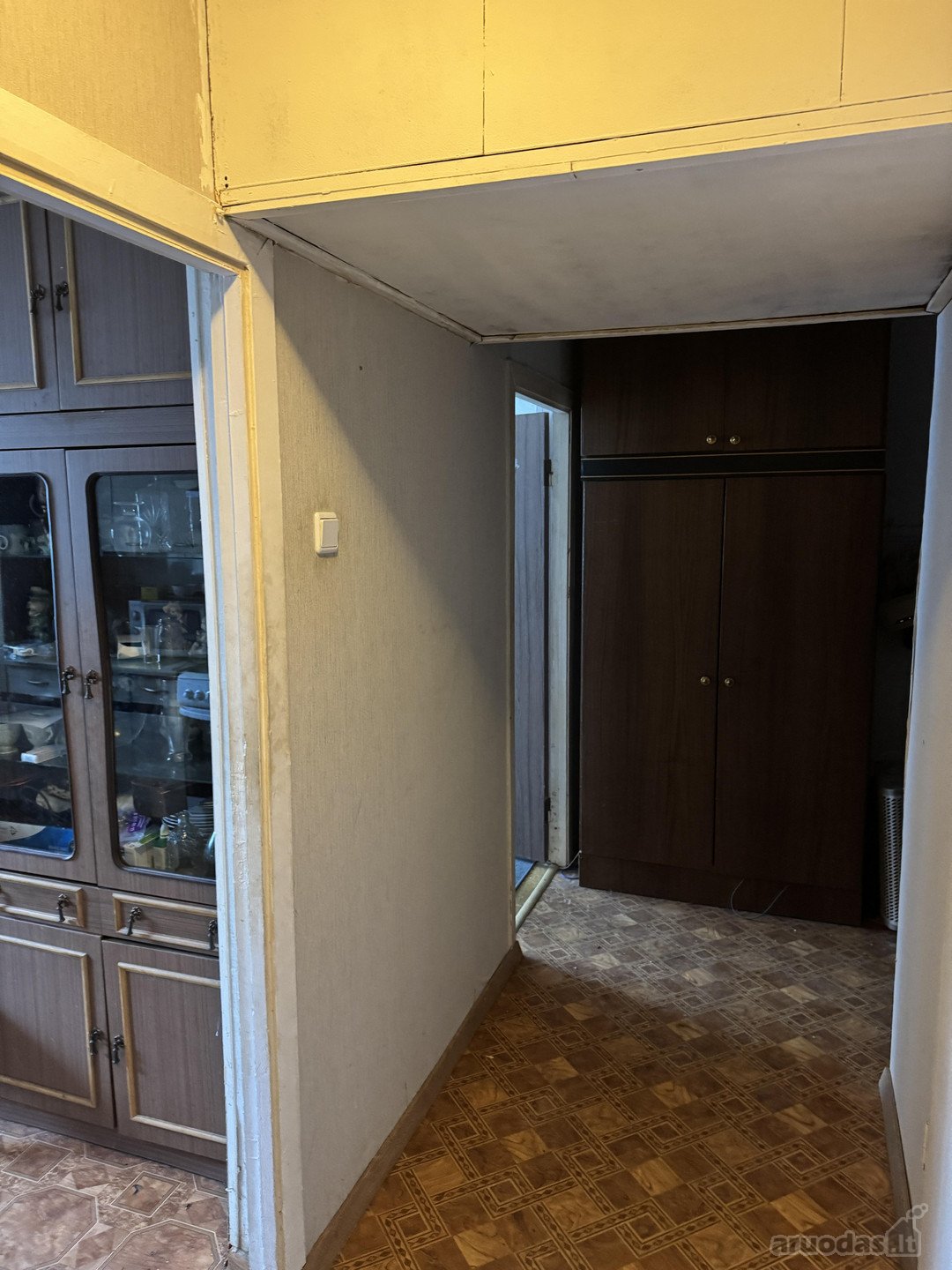 Brokeriai iš agentūros - ne skambinkite