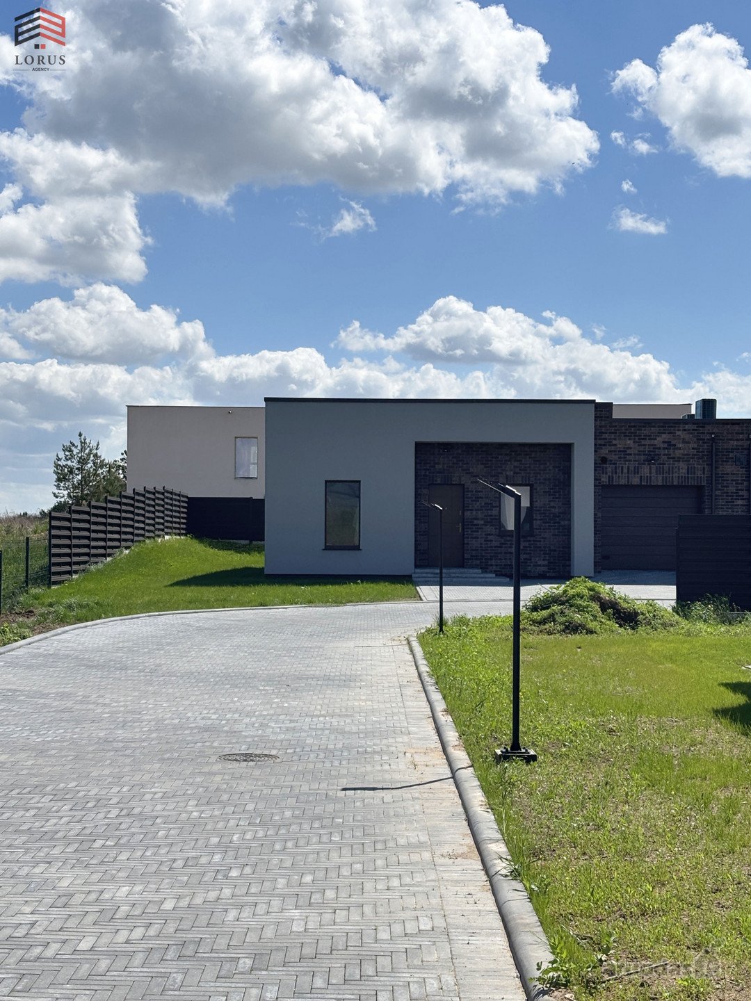 Parduodami vieno aukšto, 144 kv. m.