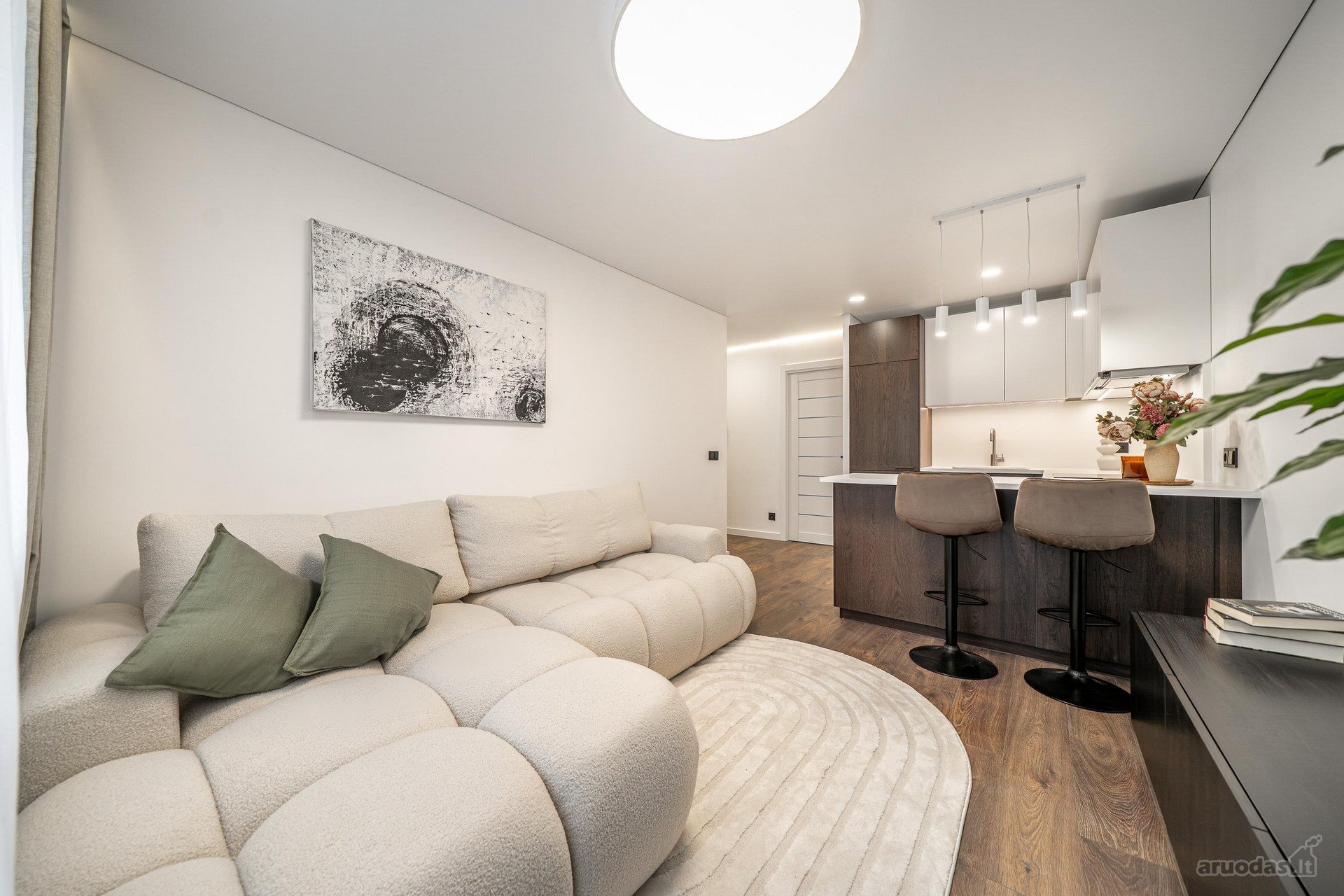 Žirmūnų centre – moderniai suremontuotas 3