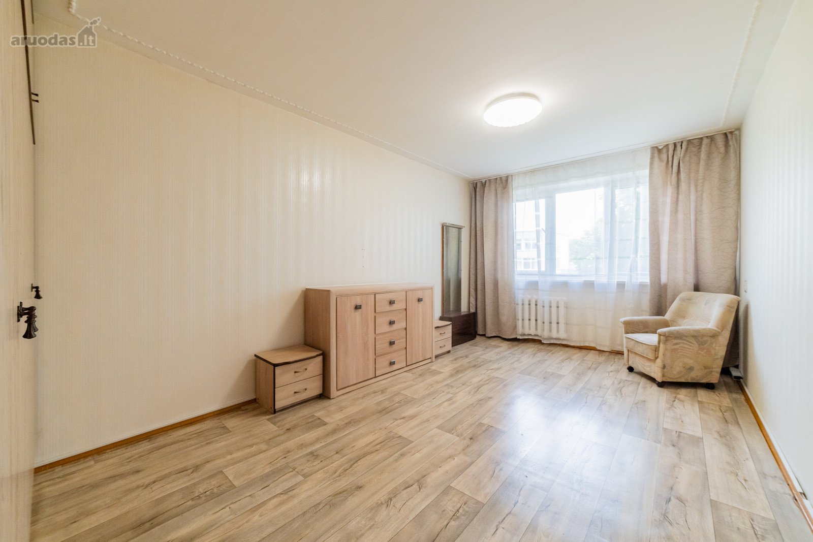 Amberti Nt agentūra parduoda šviesų, šiltą ir