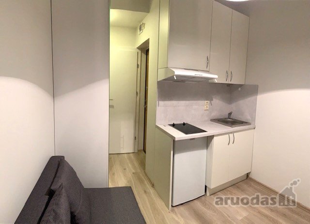 Parduodamas pilnai įrengtas vieno kambario