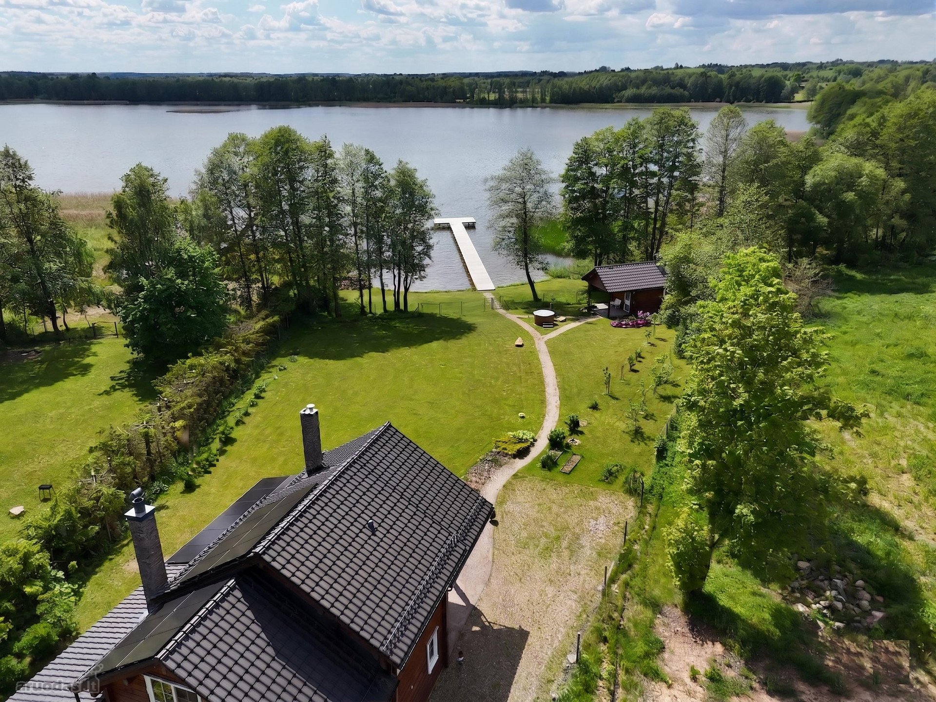 Trakų rajone parduodama išskirtinė rąstinė