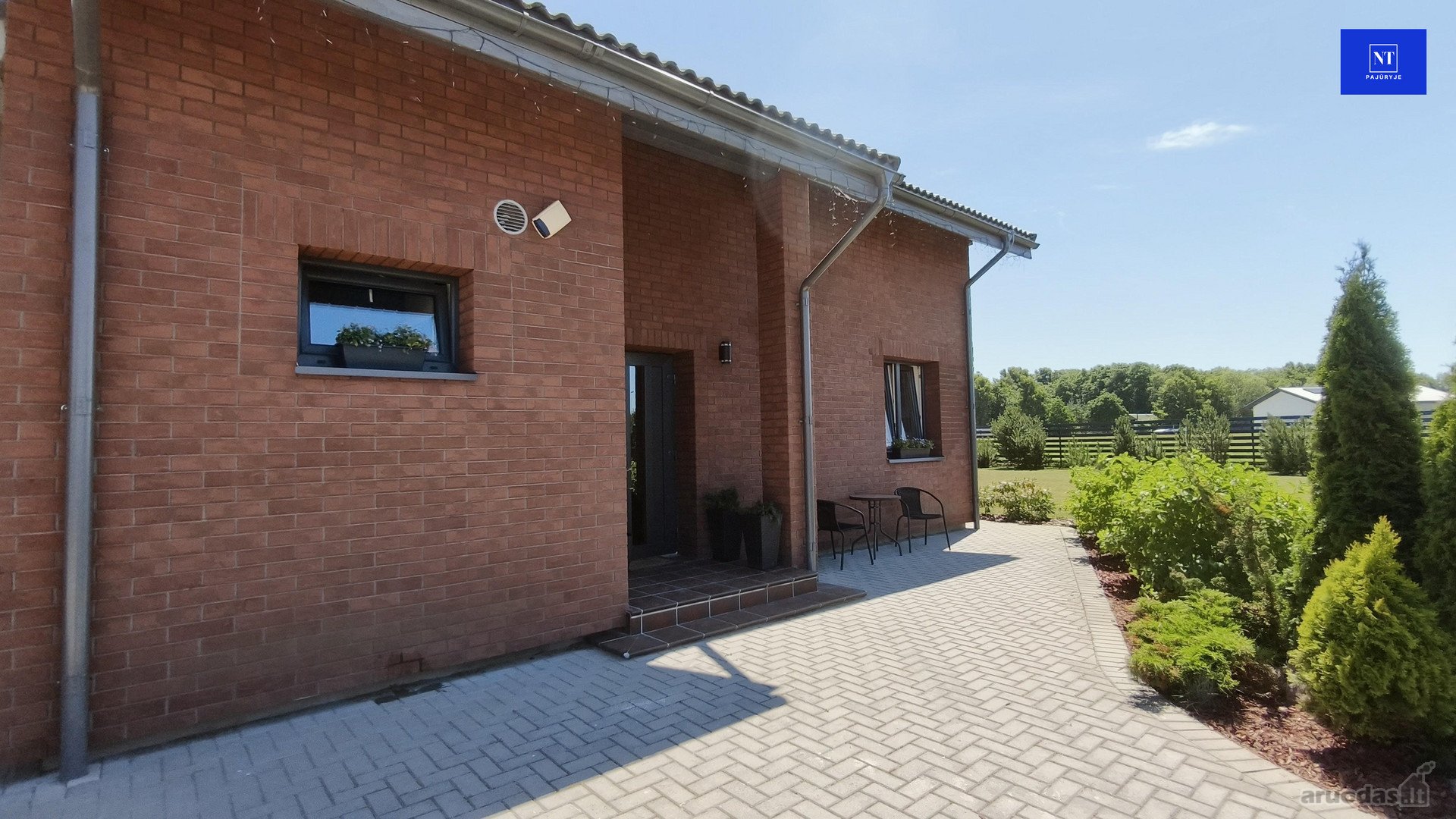Šalia Karklės Grabių K. parduodamas modernus,