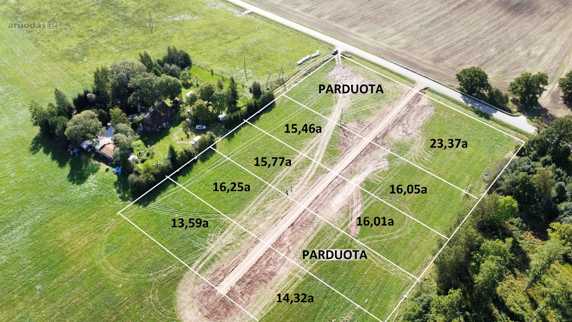Vaizdingoje vietoje parduodamas namų valdos