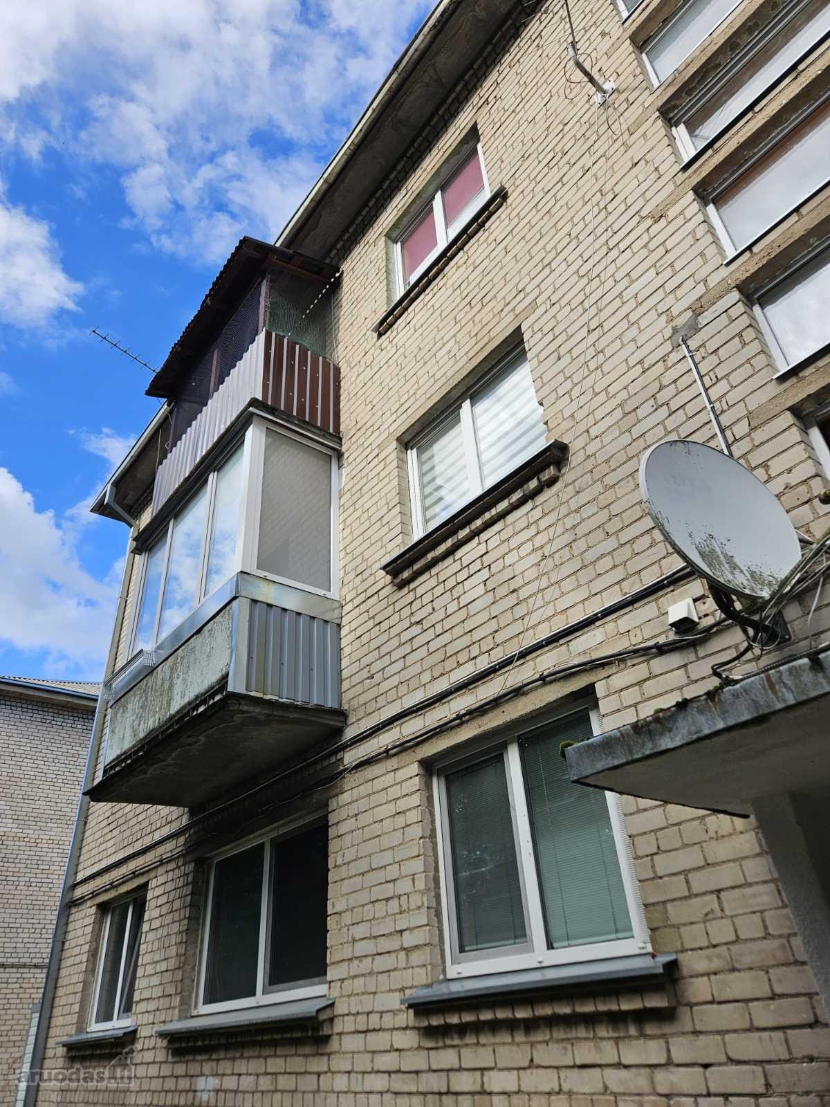 Parduodamas šviesus 42 kv. m gyvenamosios