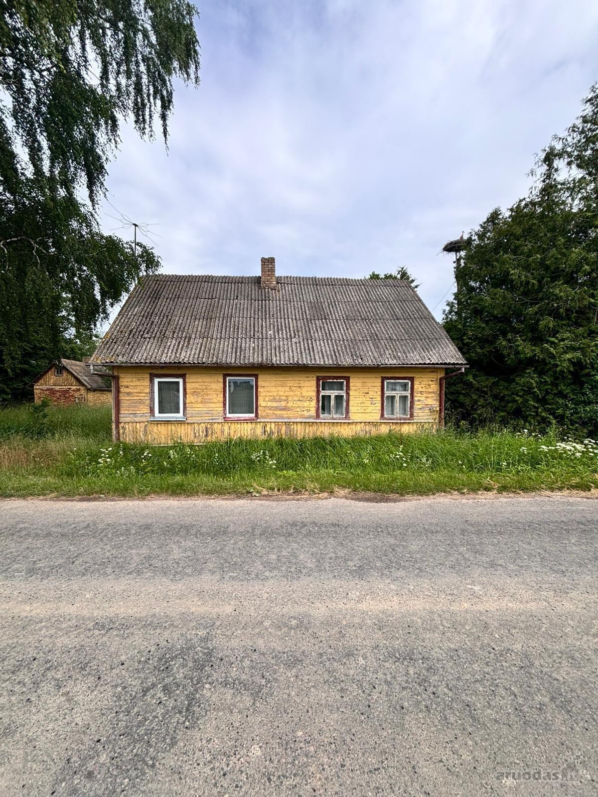 Parduodama sodyba su gyvenamu namu bei 4