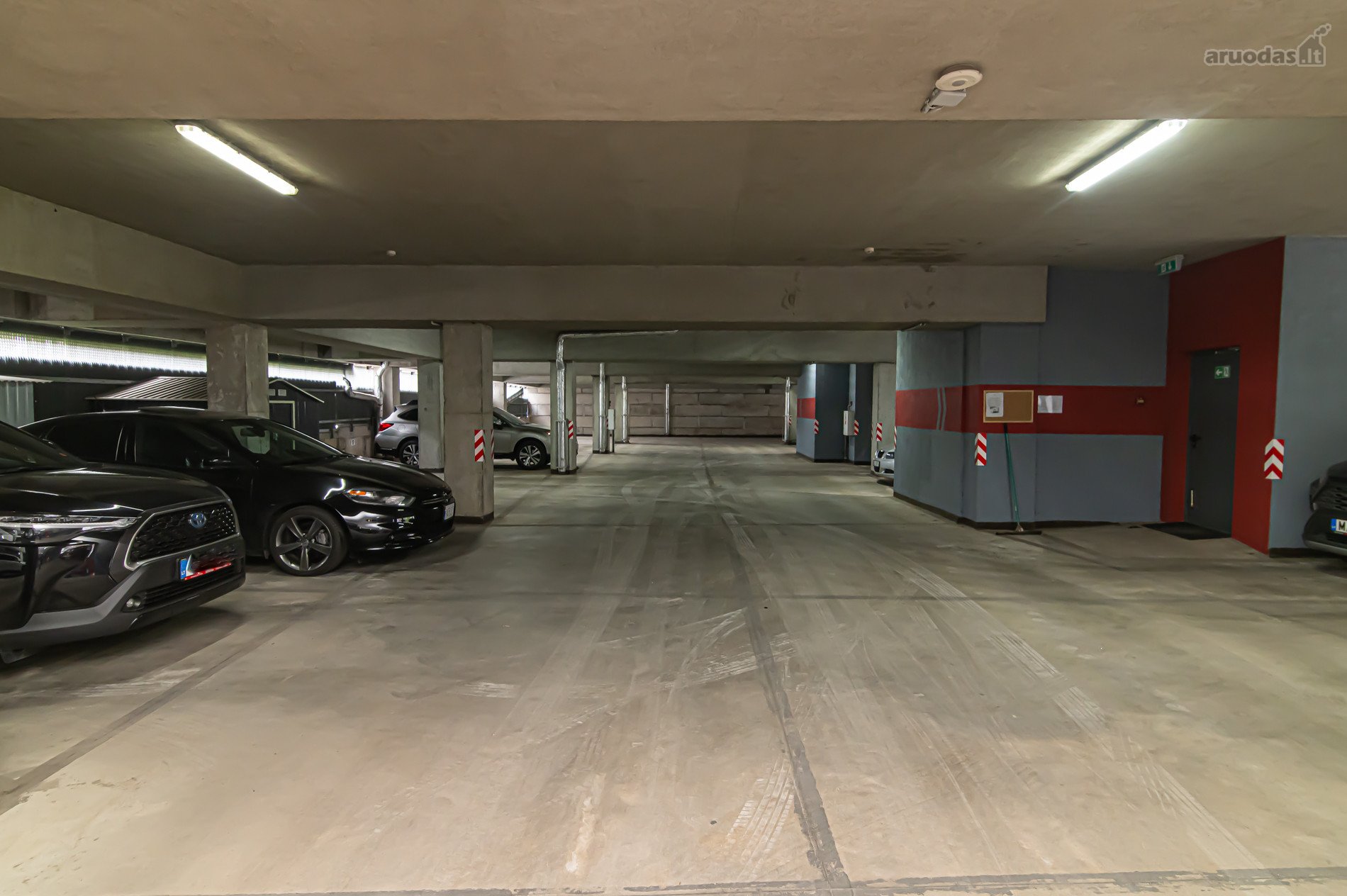 Parduodama Požeminė Parkavimo Vieta Po Namu,