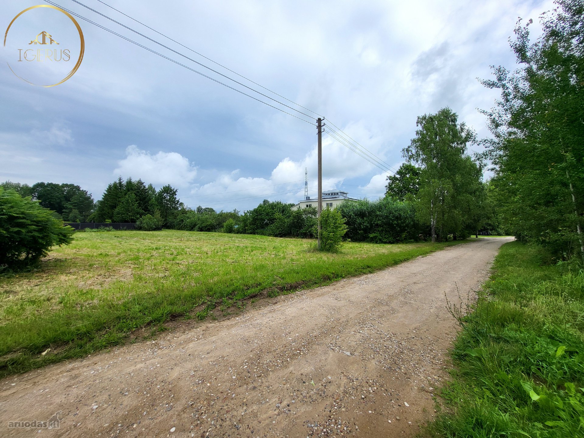 Erdvus 17 arų sklypas šalia Pagirių - vos 15
