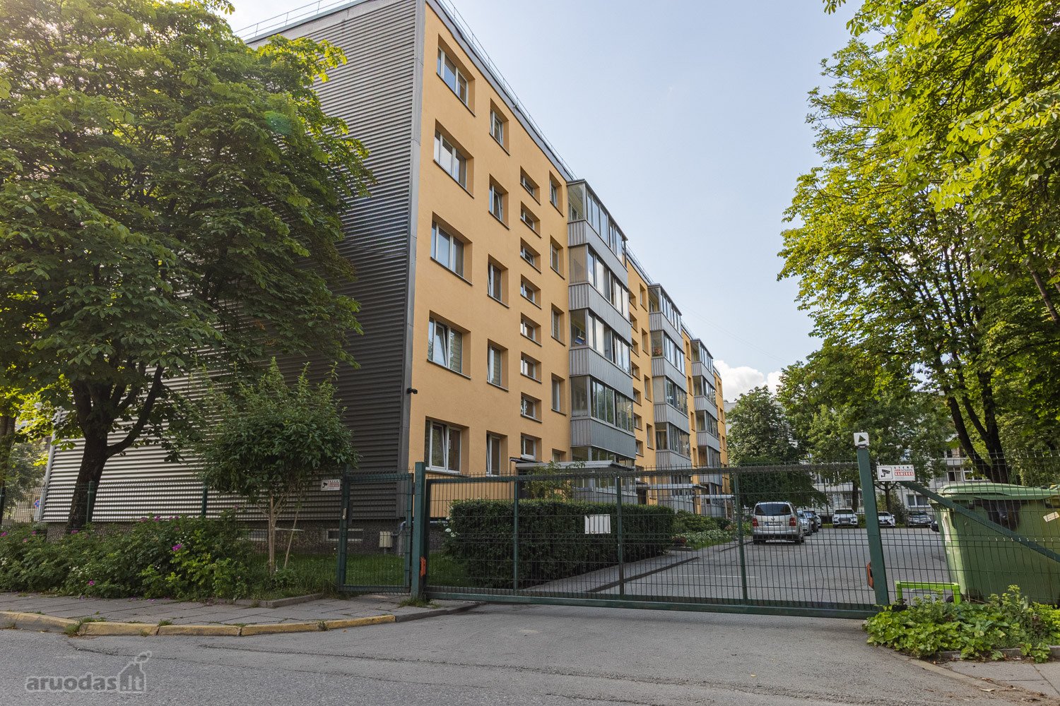 Trijų Kambarių Butas, Renovuotas Namas