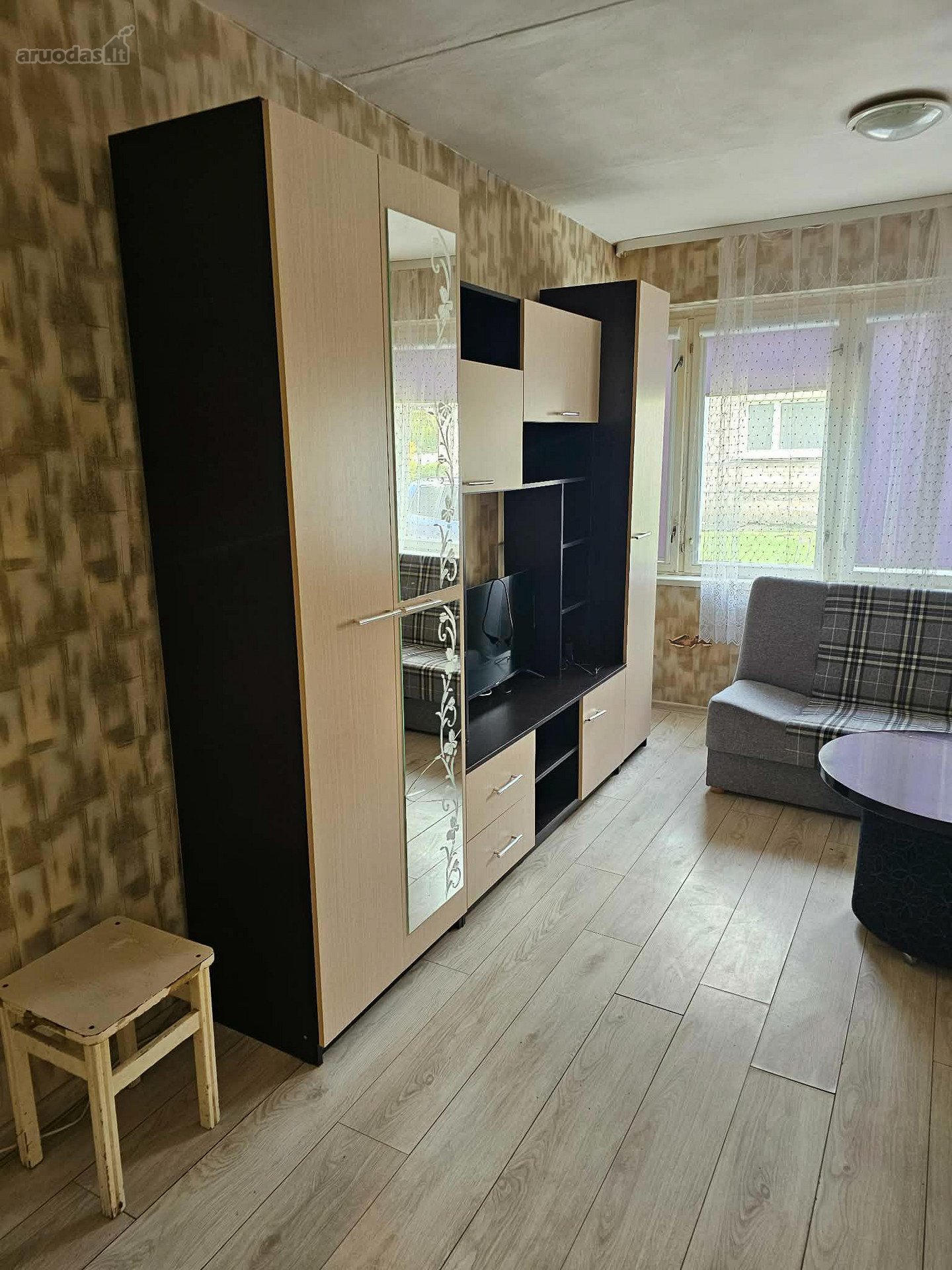 Parduodamas jaukus vieno kambario bendrabučio