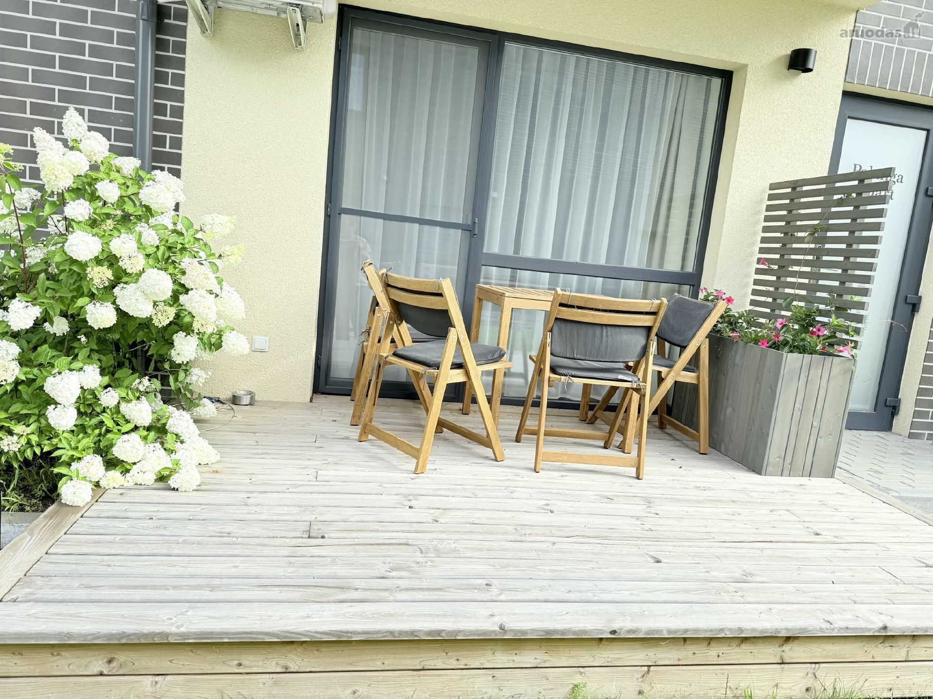 Parduodami du apartamentai, pilnai irengti,