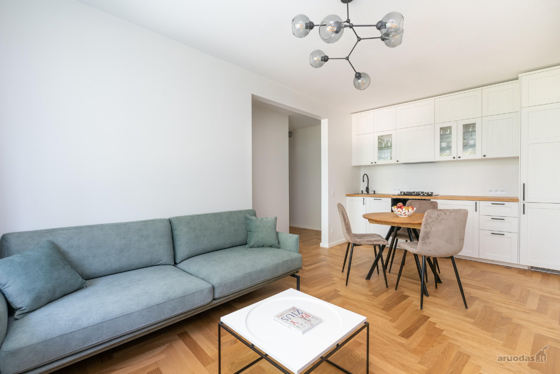 Nuomojamas moderniai įrengtas 3 kambarių