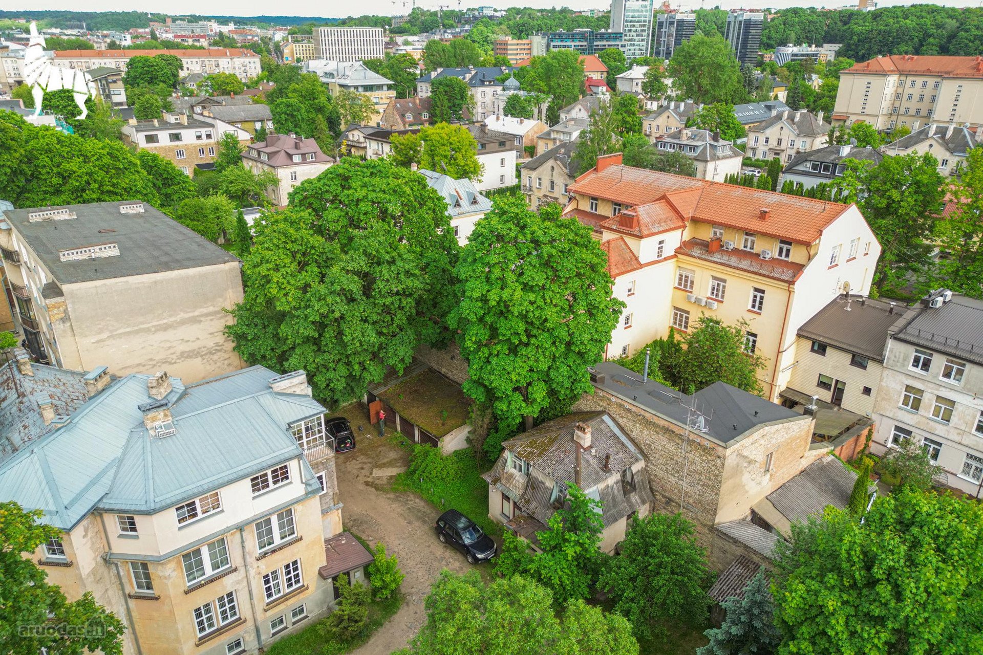 Parduodamas autentiškas namas Žvėryne –